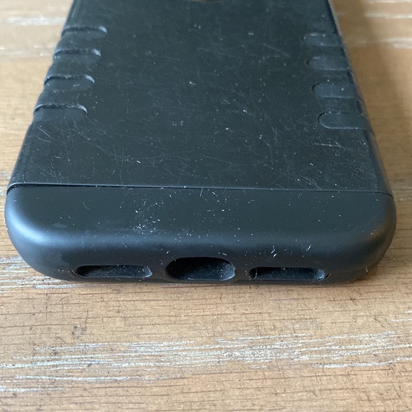 Black XR iPhone case - Picture 5 of 10